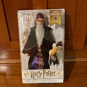 Warner Bros. Albus Dumbledore Wizard Figure - Purple, Black, White